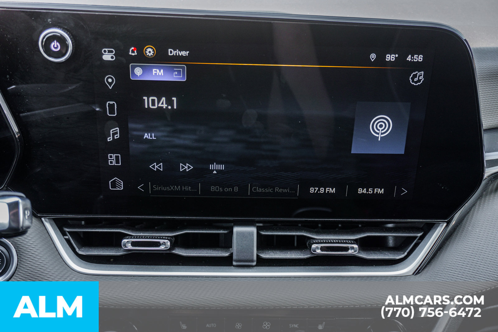 Used 2025 Chevrolet Equinox LT w/ Convenience Package II FWD image 40