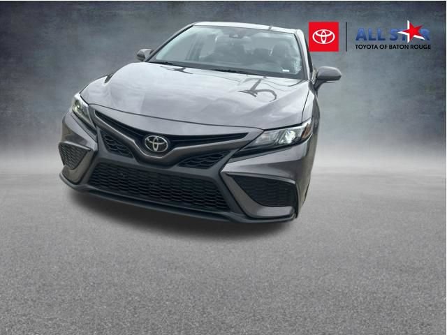 Used 2024 Toyota Camry SE FWD image 1