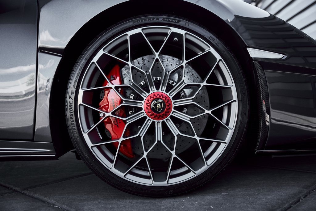 Used 2023 Lamborghini Huracan STO image 31