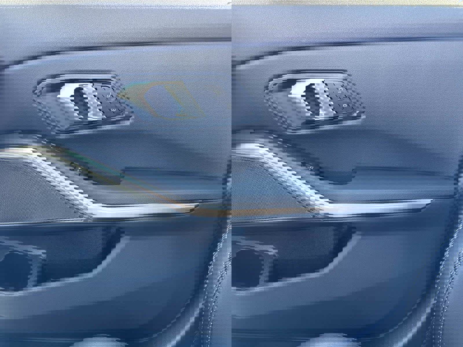 New 2026 BMW 330i xDrive Sedan w/ M Sport Package image 23