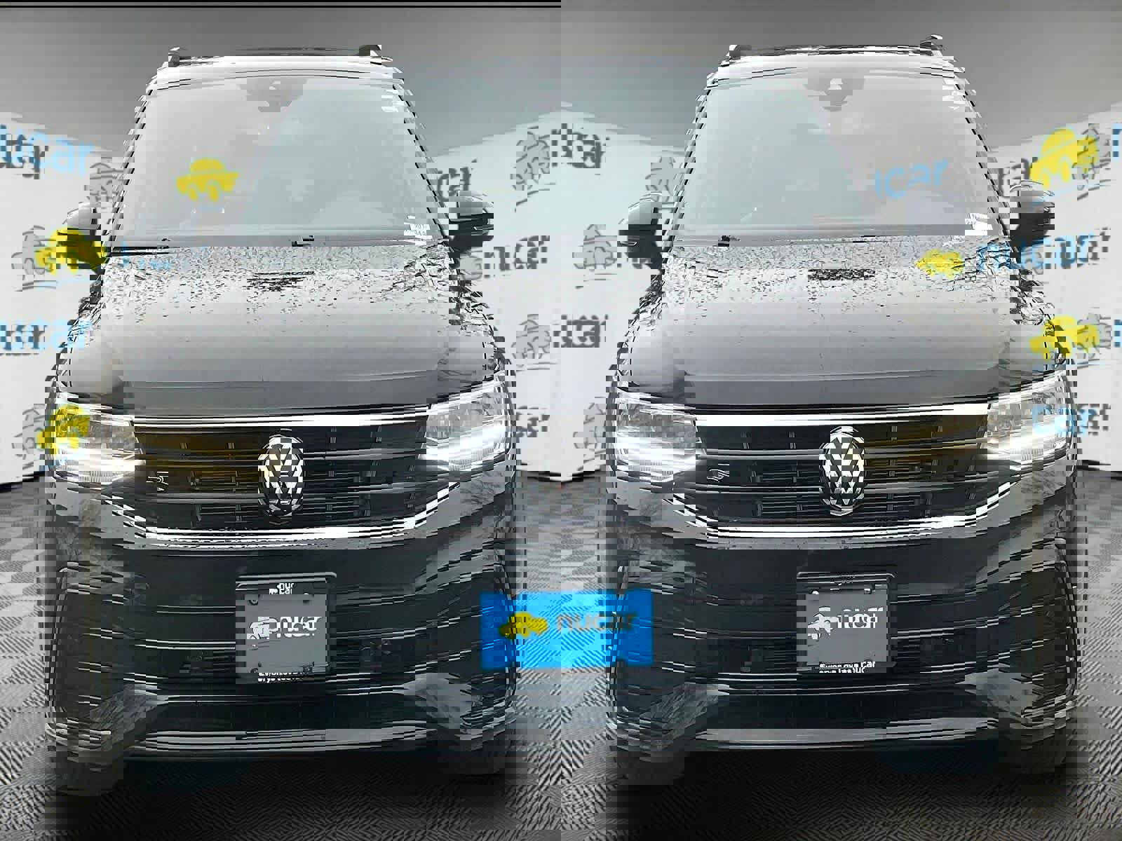 Certified 2023 Volkswagen Tiguan SE R-Line image 2