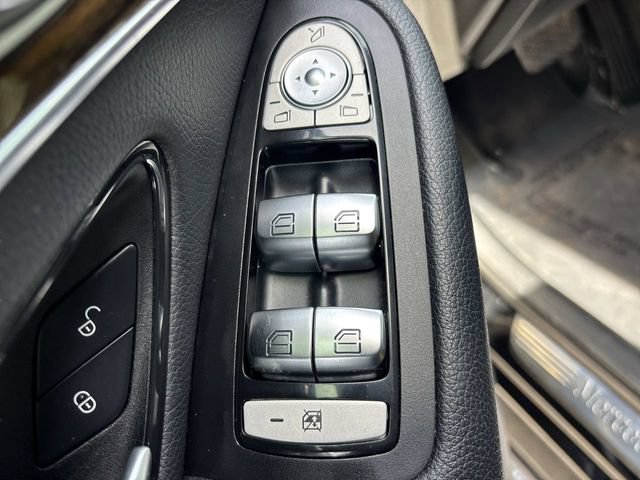 Used 2020 Mercedes-Benz GLC 300 image 22