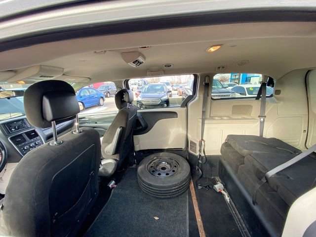 Used 2016 Dodge Grand Caravan SXT FWD image 28