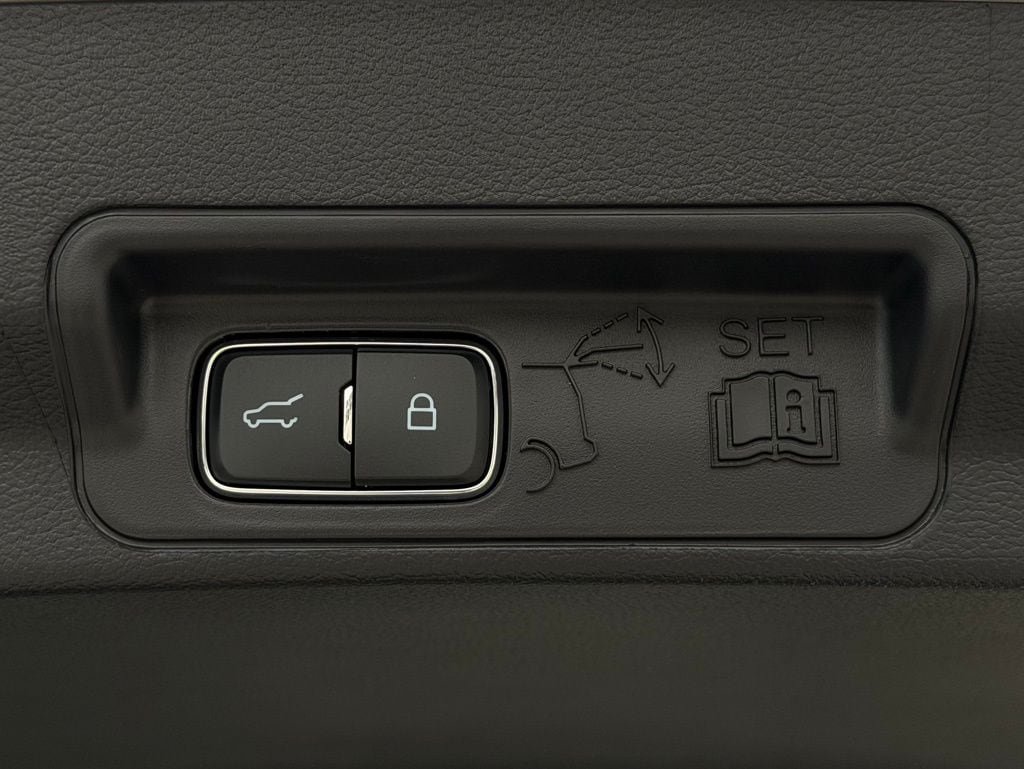 New 2026 Ford Explorer Active w/ Active Comfort Package RWD image 23