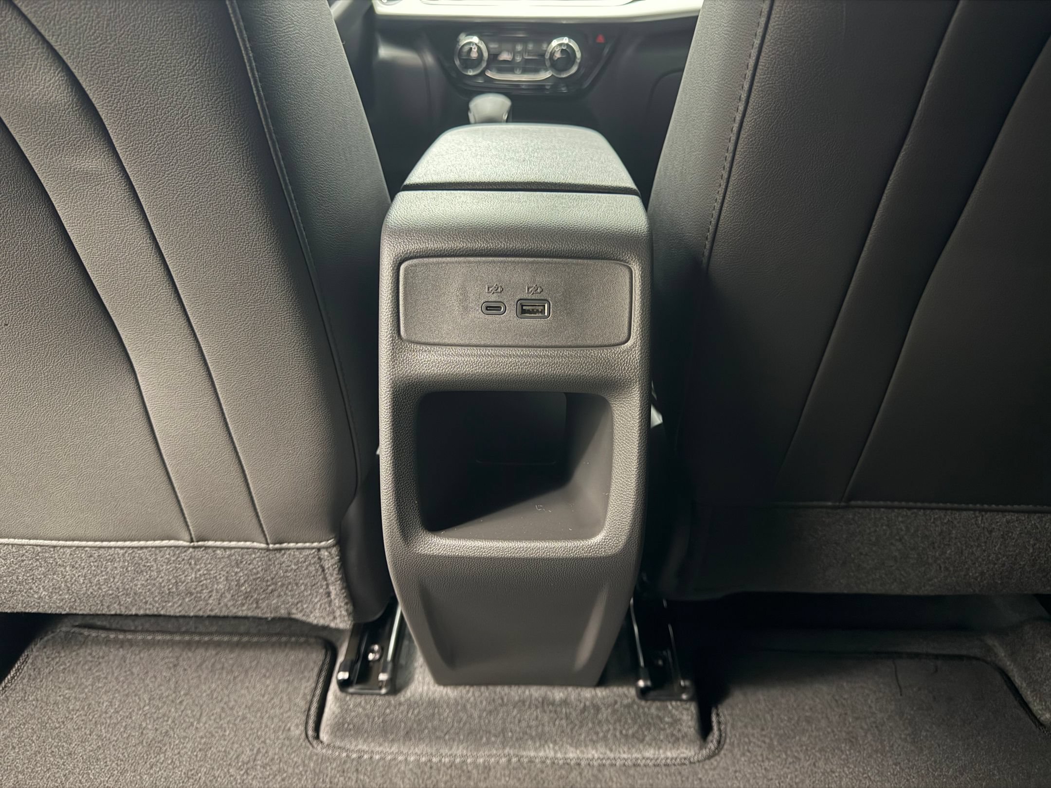 New 2026 Chevrolet Trax LT w/ Midnight Edition FWD image 27