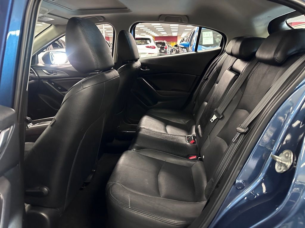 Used 2018 MAZDA MAZDA3 Grand Touring w/ Premium Equipment Package image 27