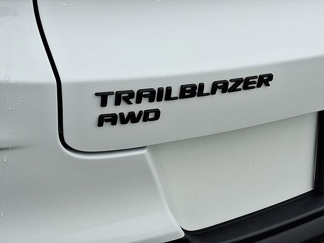 Used 2023 Chevrolet TrailBlazer RS AWD/4WD image 30