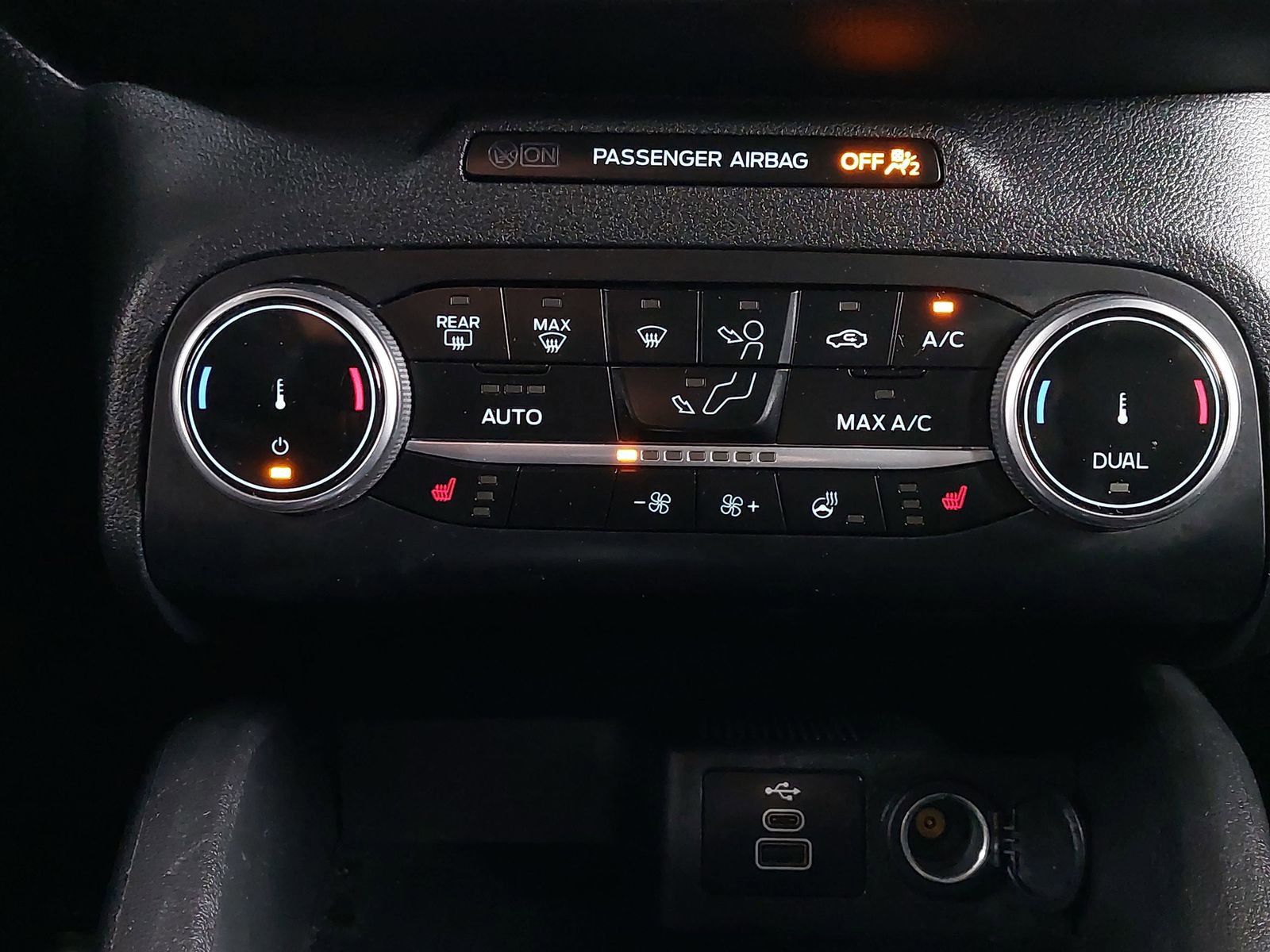 Used 2024 Ford Escape ST-Line image 25