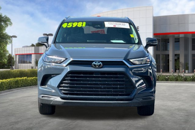 Used 2025 Toyota Grand Highlander AWD image 10