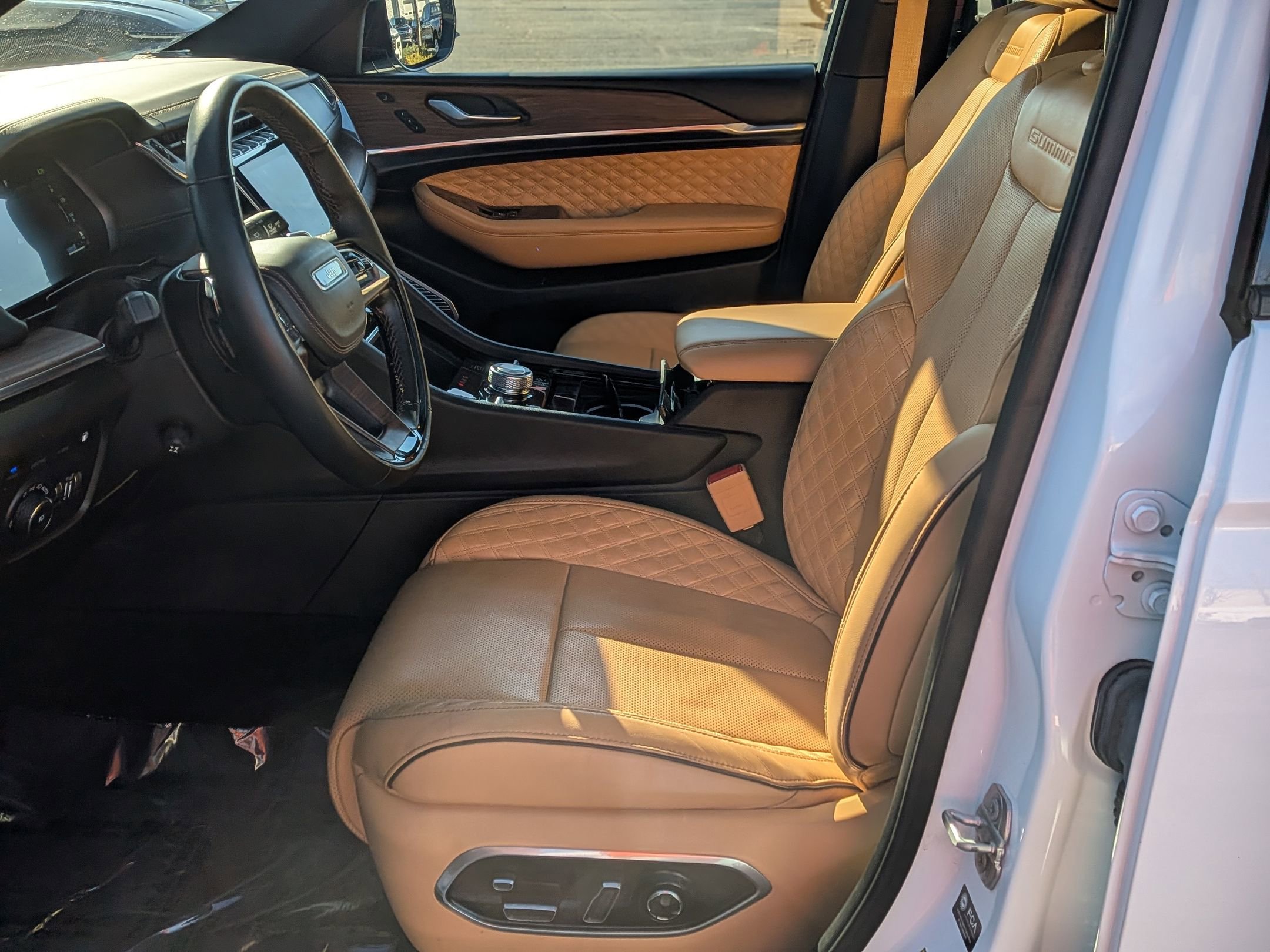 Used 2022 Jeep Grand Cherokee Summit image 16