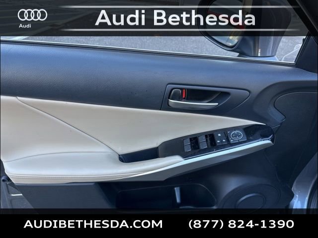 Used 2020 Lexus IS 300 AWD image 12