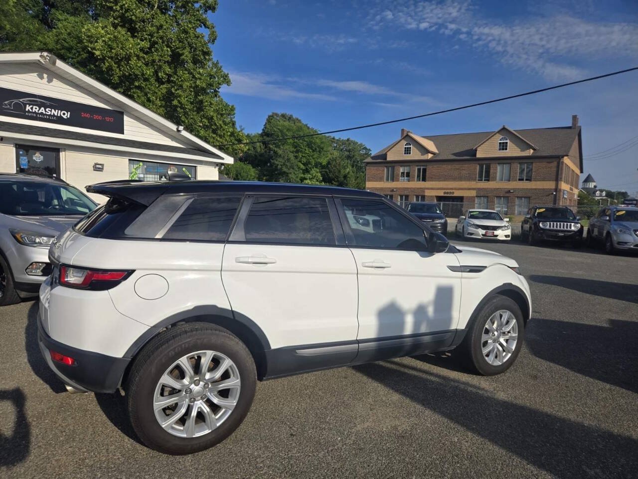 Used 2019 Land Rover Range Rover Evoque SE AWD/4WD image 6