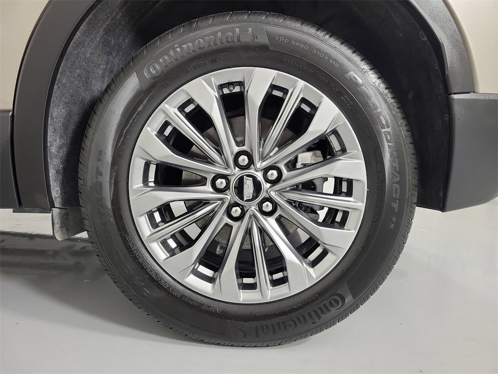 Certified 2025 Cadillac XT4 Premium Luxury image 10