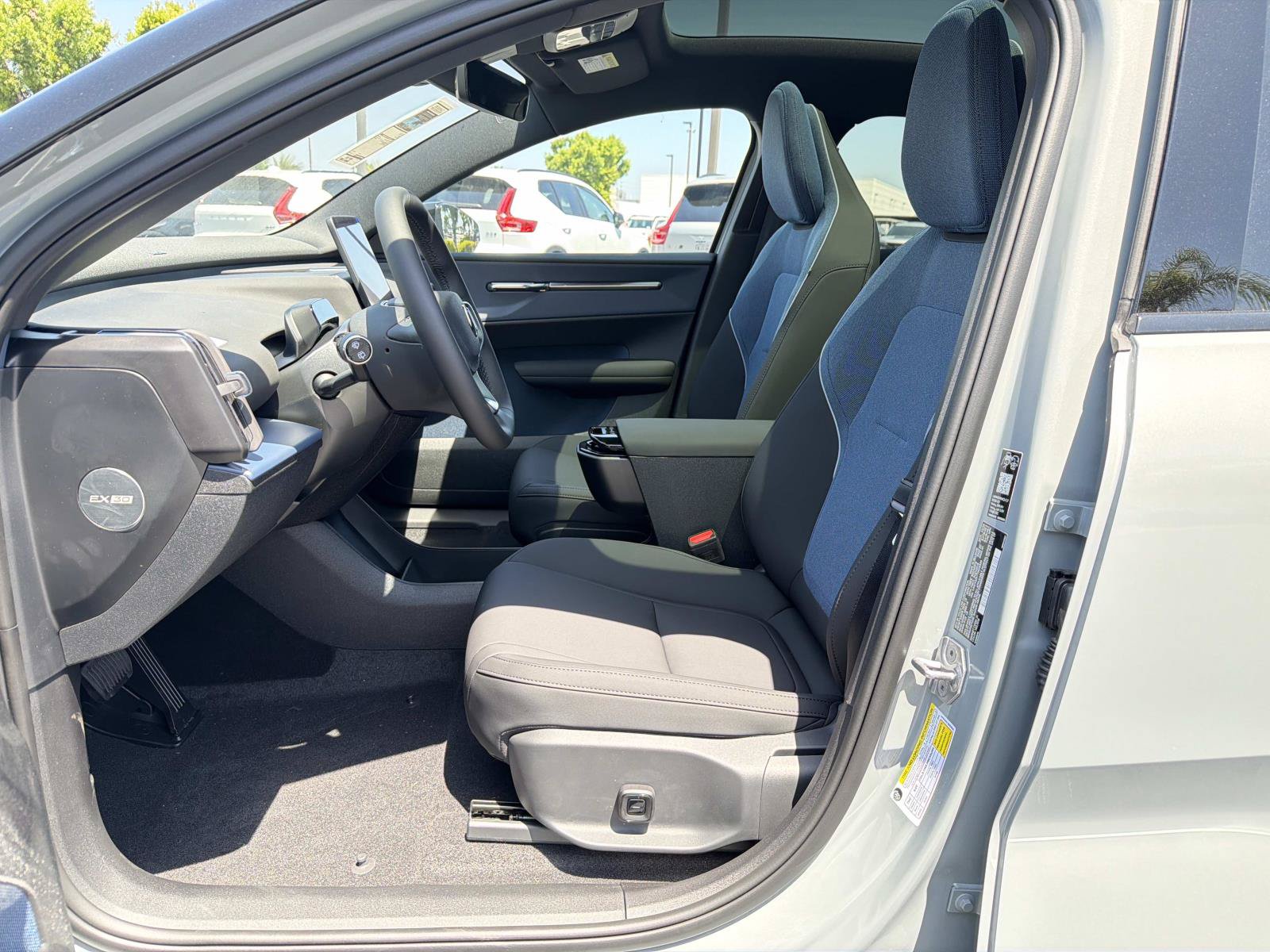 New 2026 Volvo EX30 Plus w/ Climate Package AWD/4WD image 13