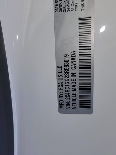 Used 2025 Chrysler Pacifica Limited image 31