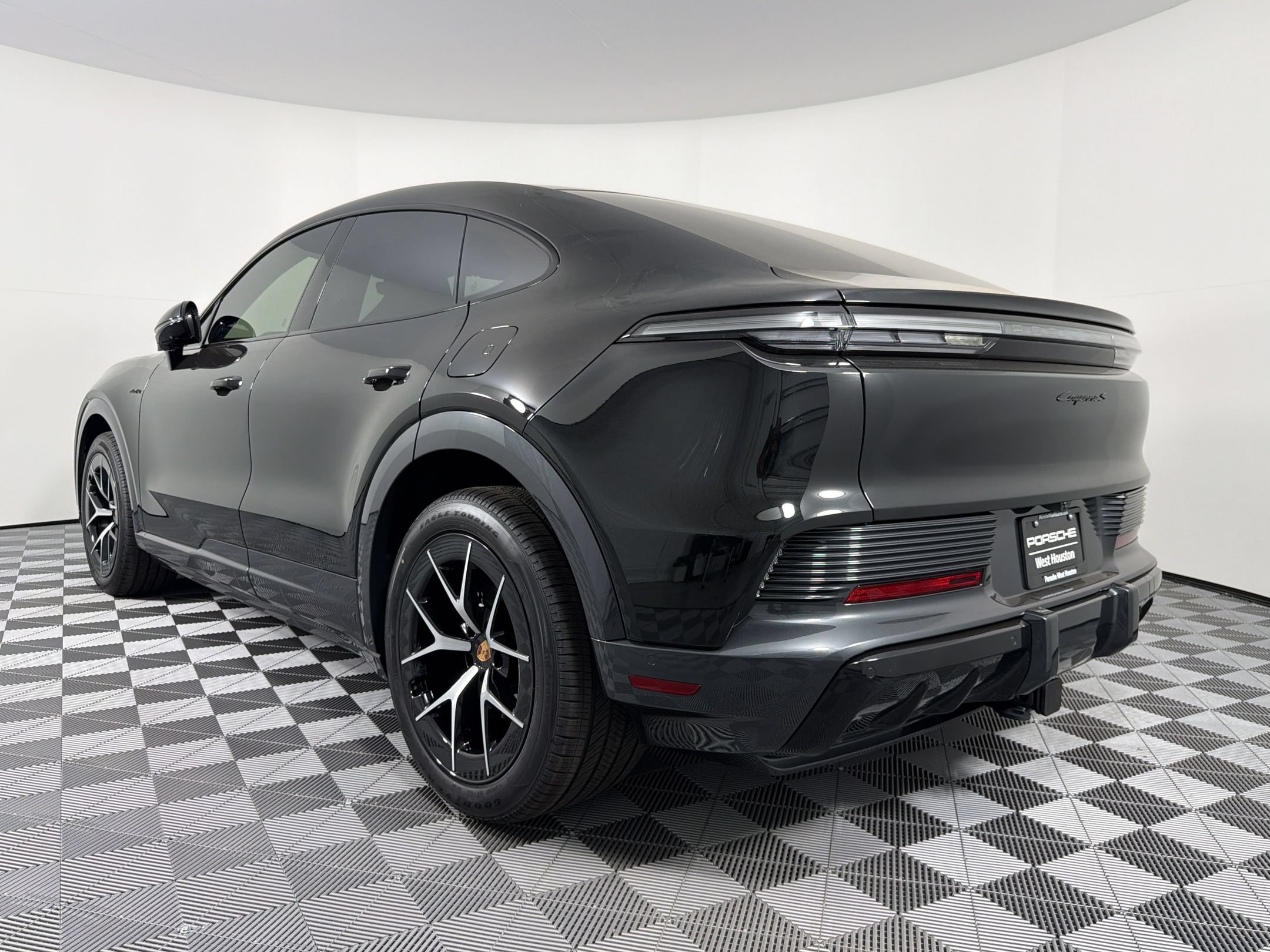 New 2026 Porsche Cayenne S AWD/4WD image 3