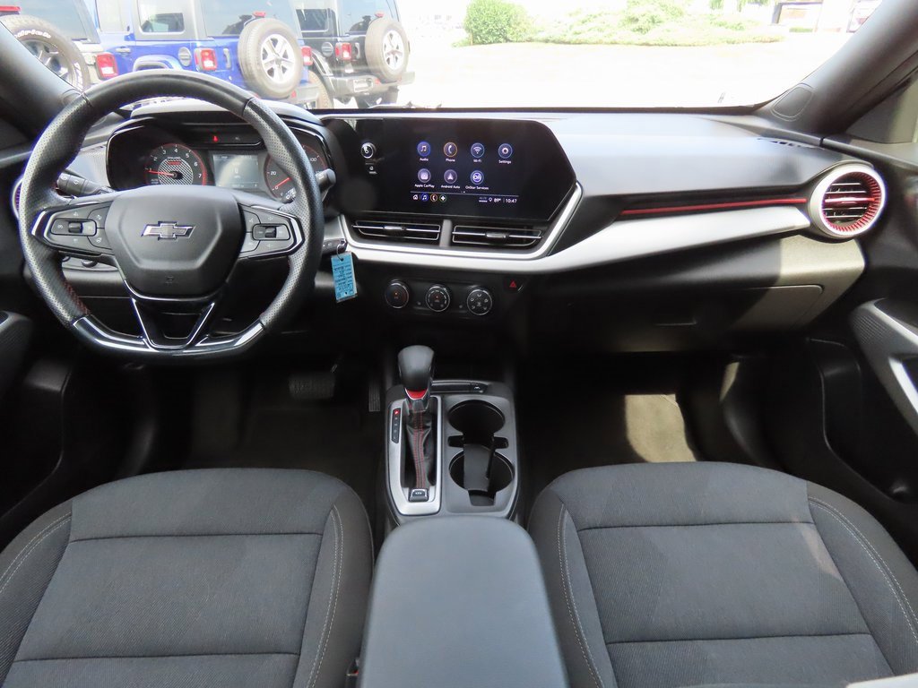 Used 2024 Chevrolet Trax RS w/ Sunroof Package image 3