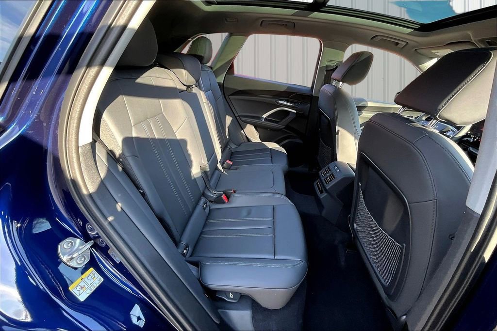 Used 2025 Audi Q5 Premium w/ Convenience Package image 25