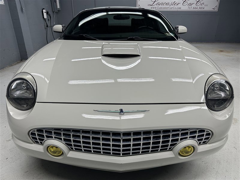 Used 2002 Ford Thunderbird Deluxe image 25