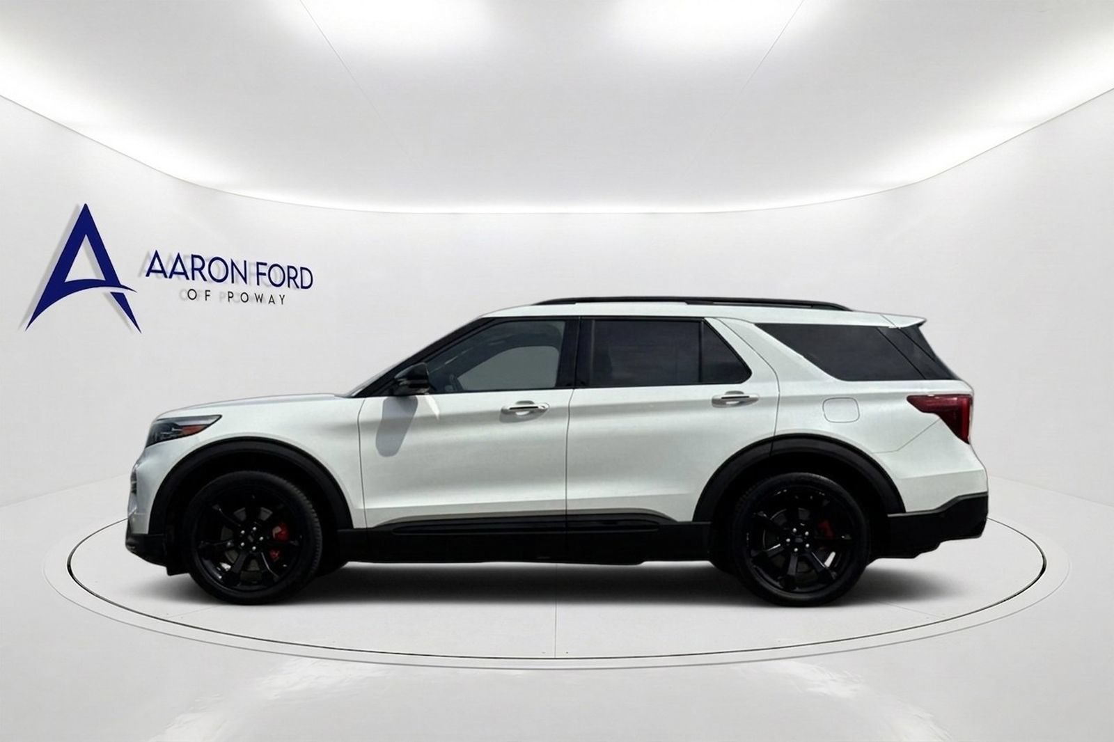 Used 2022 Ford Explorer ST w/ Equipment Group 401A RWD image 2