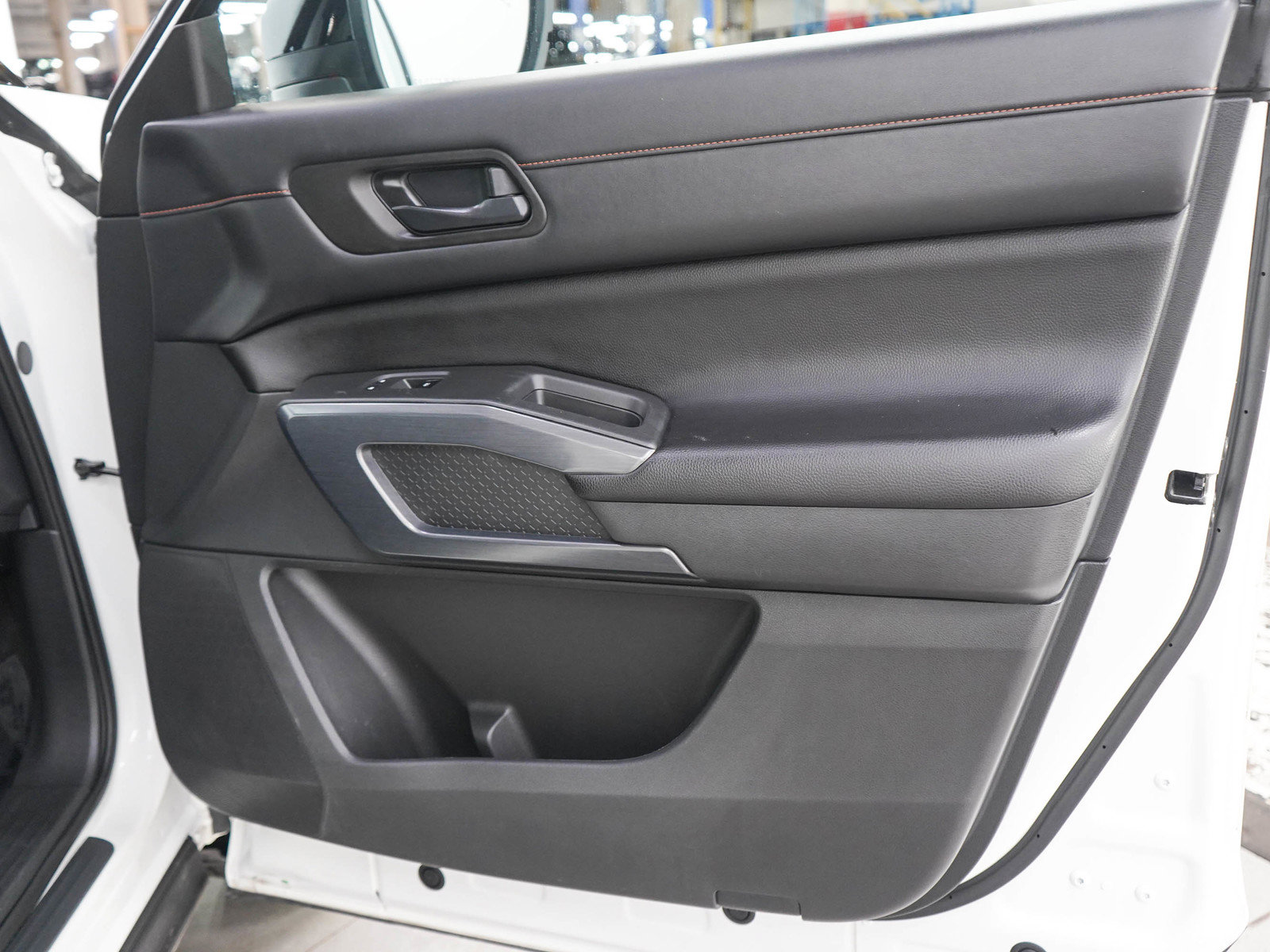Used 2024 Nissan Pathfinder Rock Creek AWD/4WD image 9