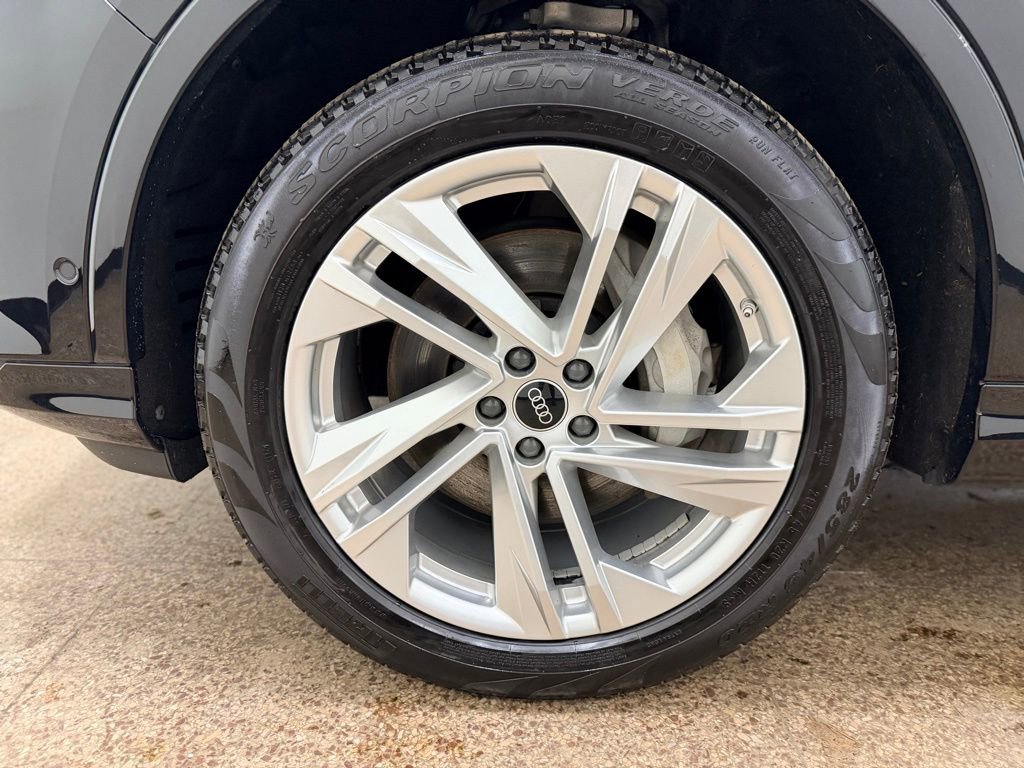 Used 2023 Audi Q7 3.0T Premium w/ Convenience Package image 28