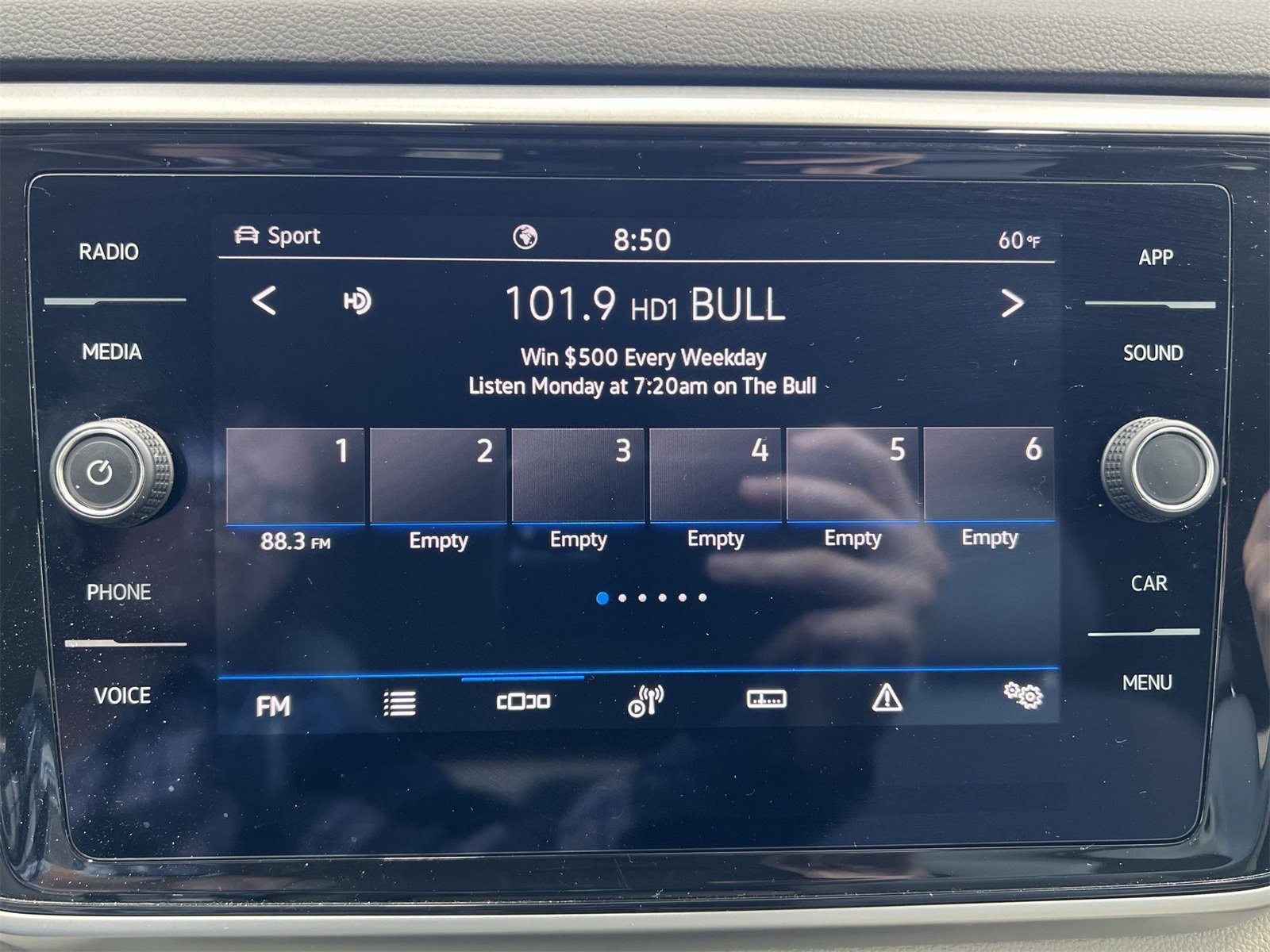 Used 2022 Volkswagen Atlas SE image 16