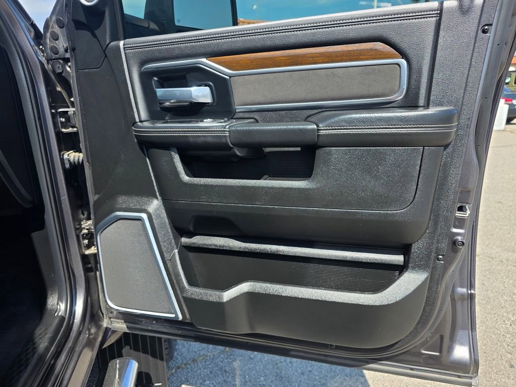 Used 2024 RAM 4500 Laramie image 26