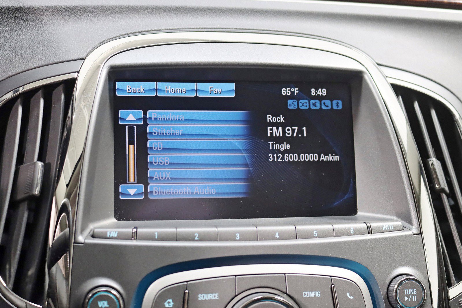 Used 2012 Buick LaCrosse Premium image 17