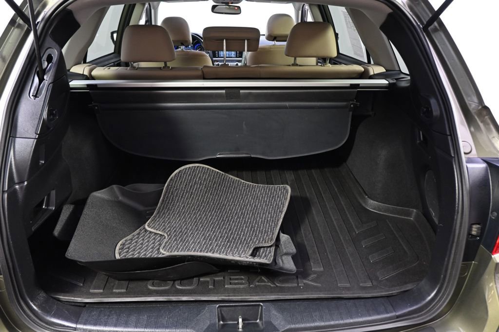 Used 2015 Subaru Outback 3.6R Limited image 19