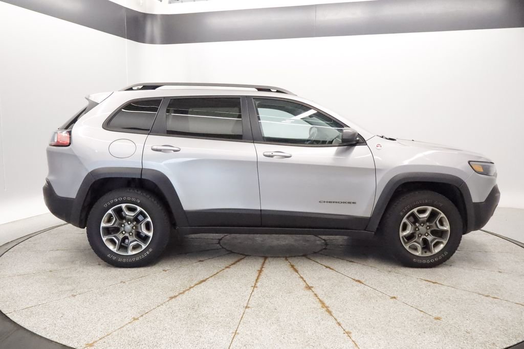 Used 2019 Jeep Cherokee Trailhawk w/ Comfort & Convenience Group AWD/4WD image 6