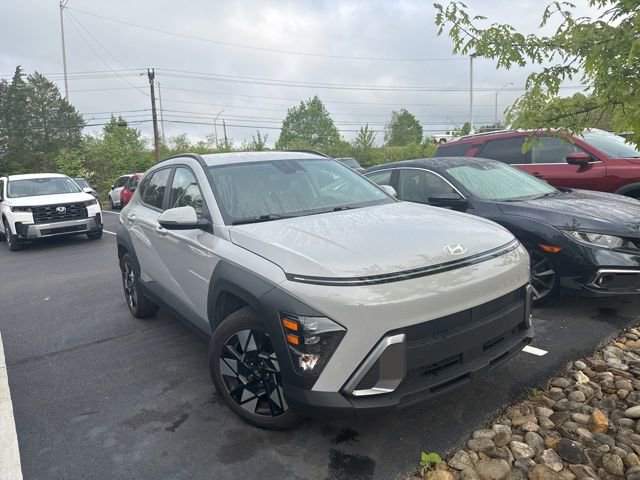 Used 2024 Hyundai Kona SEL image 3