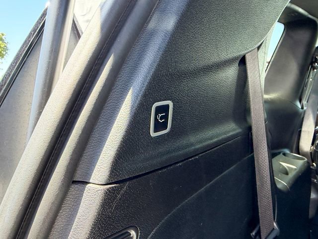 Used 2025 Chrysler Pacifica Select FWD image 28