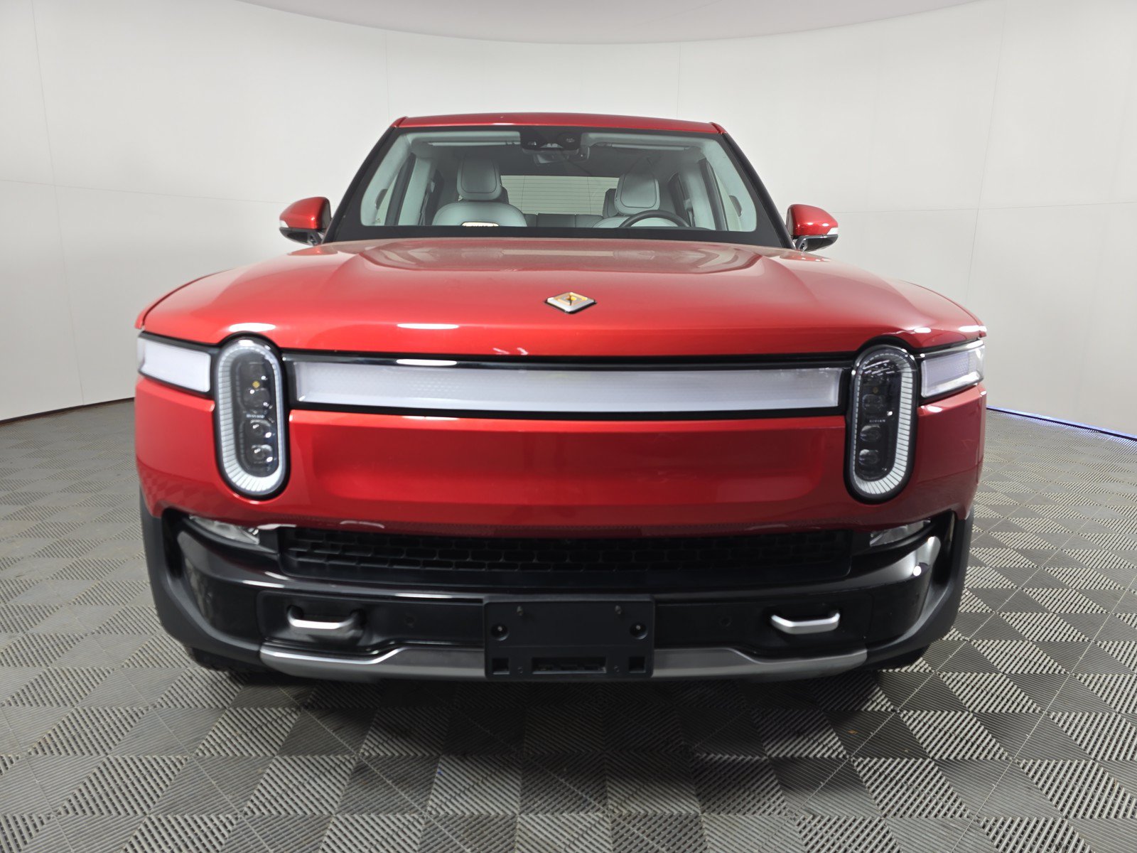 Used 2024 Rivian R1T Adventure AWD/4WD image 8