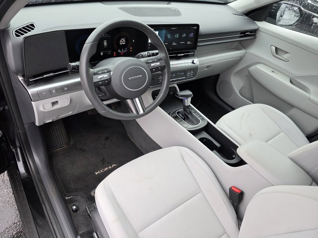 Used 2025 Hyundai Kona SEL image 19