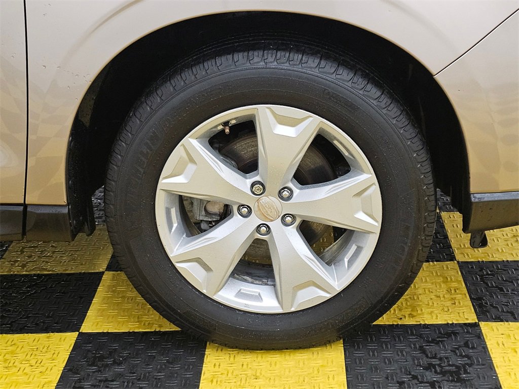 Used 2015 Subaru Forester 2.5i Limited image 9