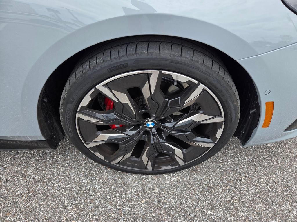 Used 2027 BMW 530i w/ M Sport Package RWD image 18