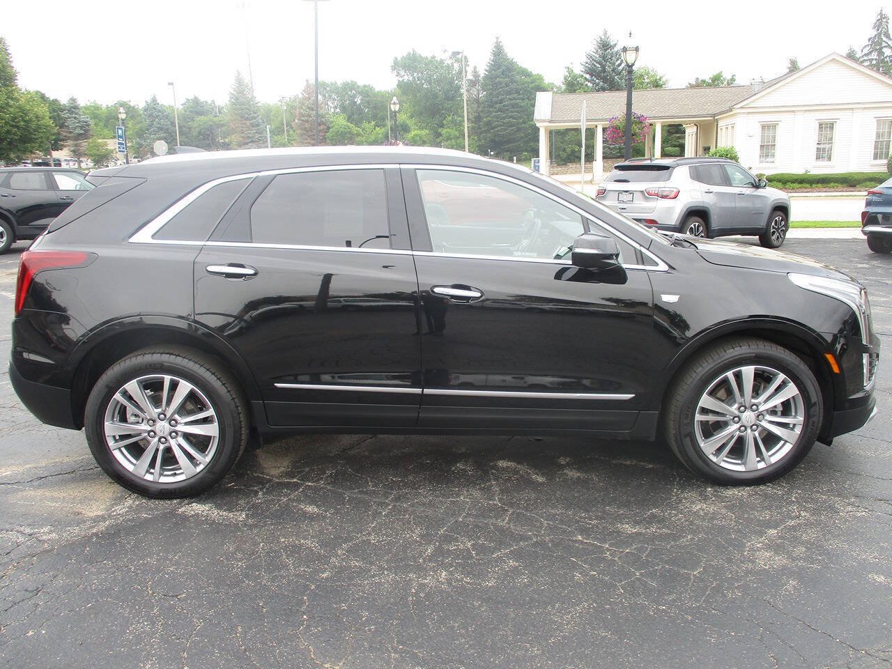 Used 2024 Cadillac XT5 Premium Luxury AWD/4WD image 4
