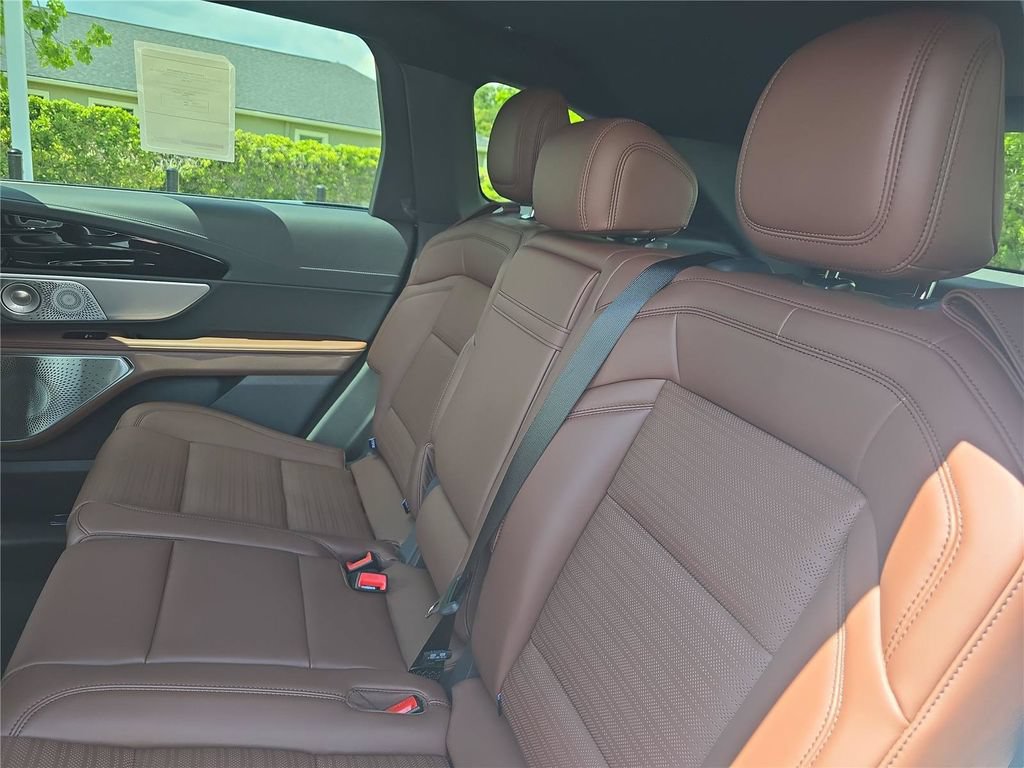 New 2026 Lincoln Nautilus Reserve AWD/4WD image 11
