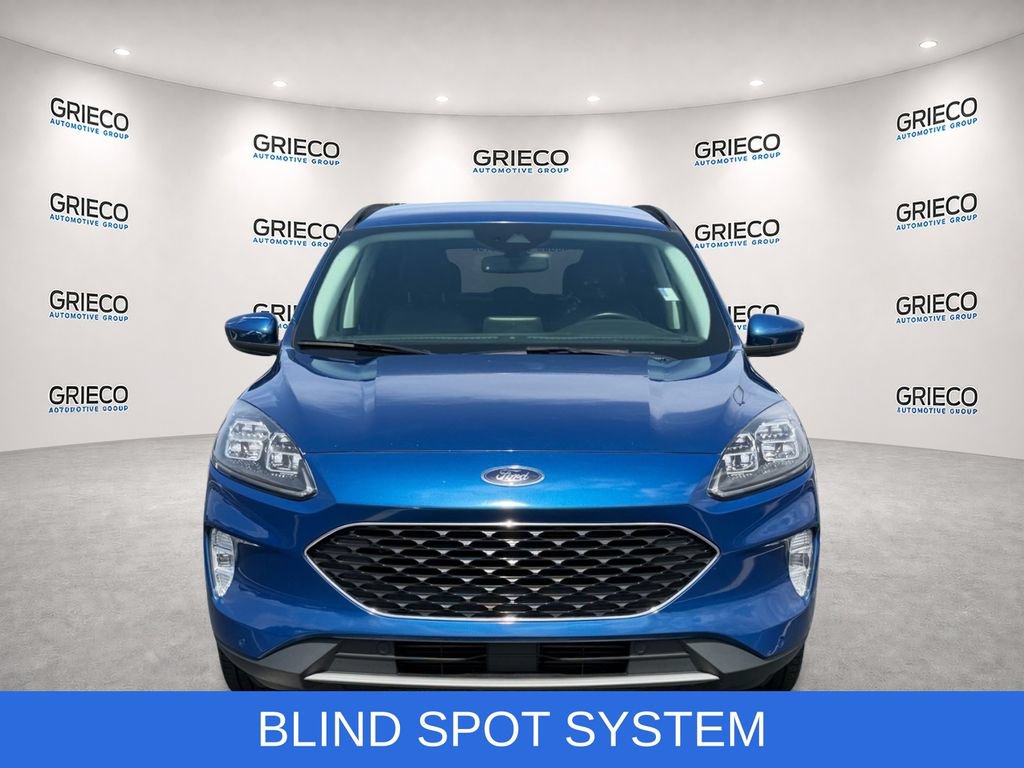 Used 2022 Ford Escape Titanium AWD/4WD image 2