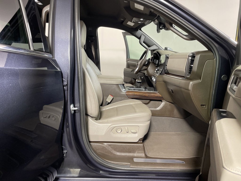 Used 2024 GMC Sierra 1500 SLT w/ SLT Convenience Package image 31