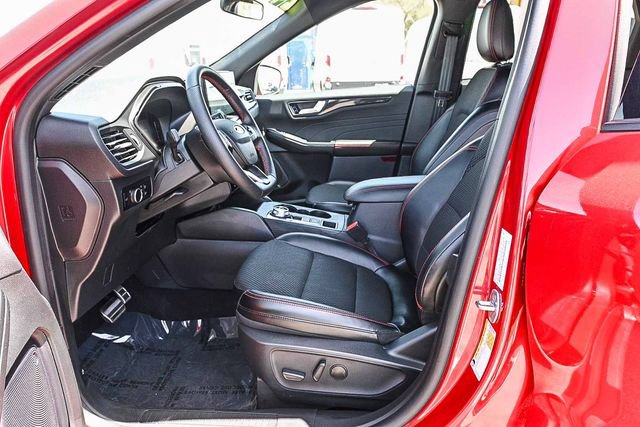Used 2024 Ford Escape ST-Line w/ Tech Pack #1 FWD image 19