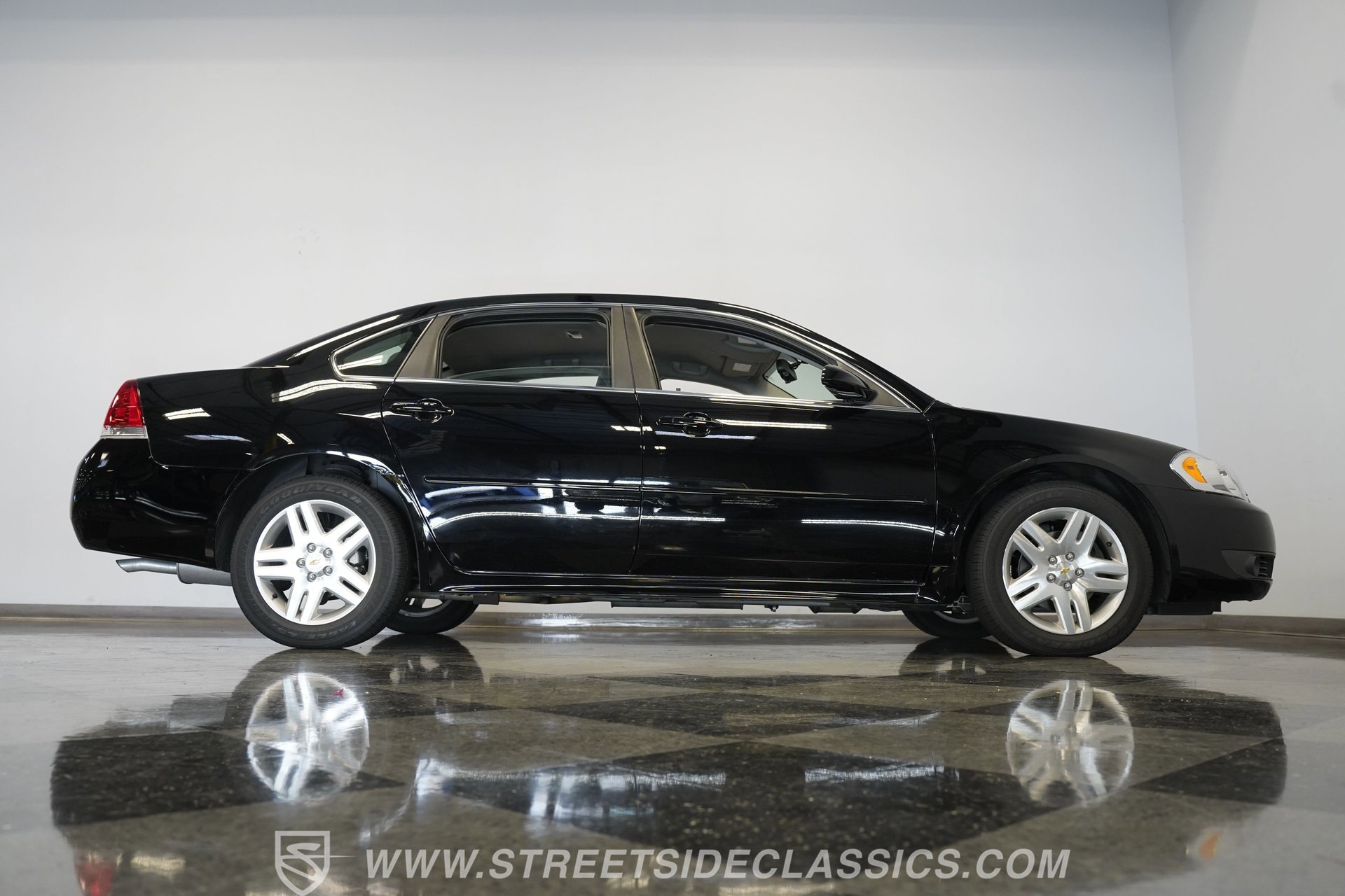 Used 2011 Chevrolet Impala LT image 19