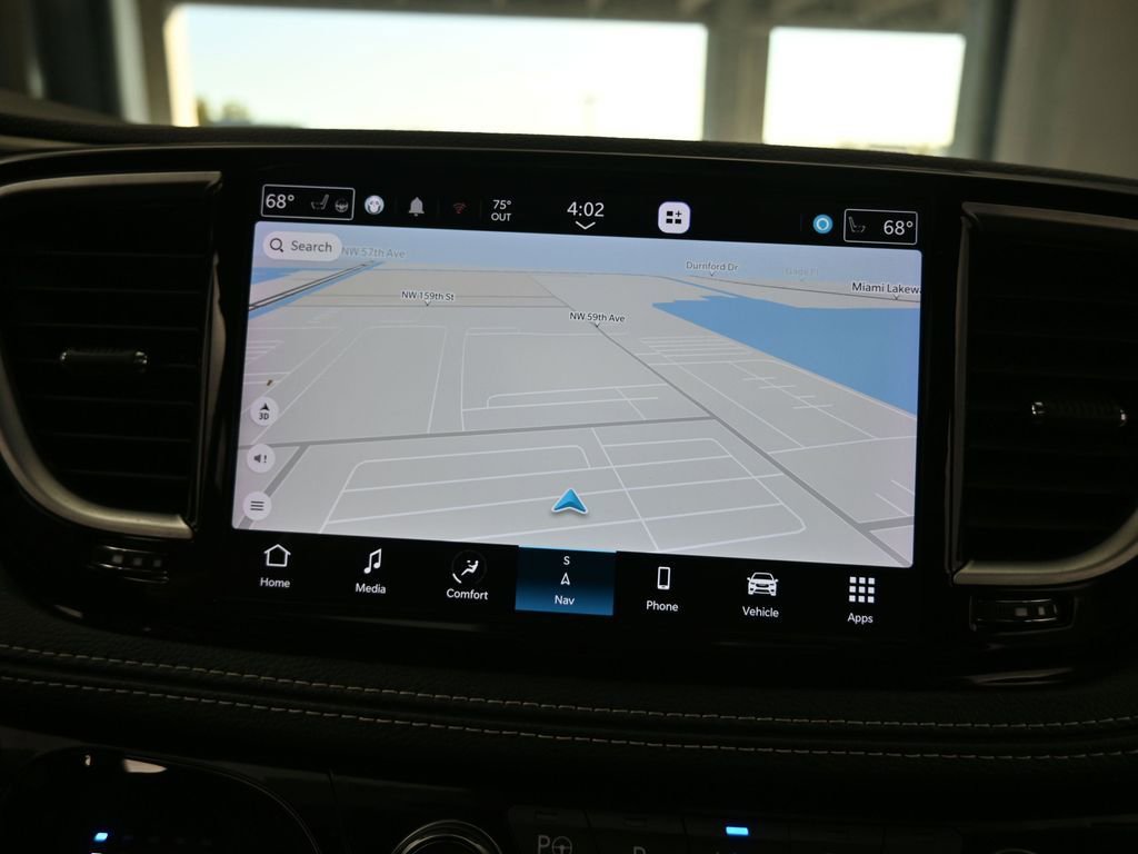 Used 2024 Chrysler Pacifica Limited w/ S Appearance Package image 20