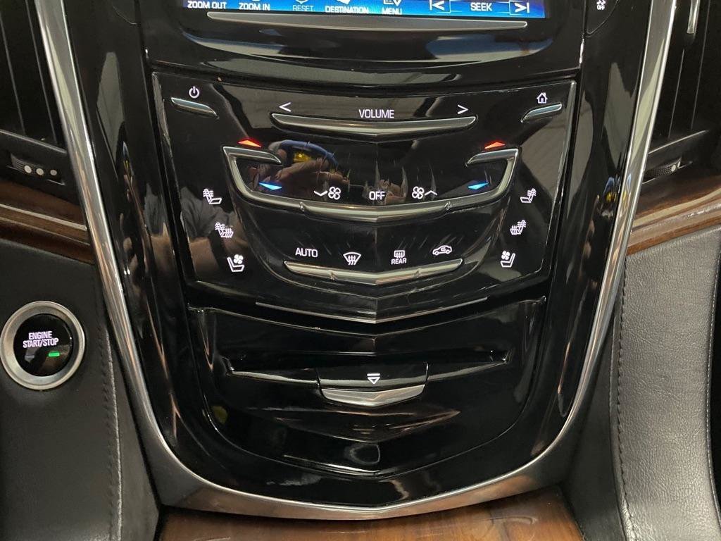 Used 2016 Cadillac Escalade ESV Luxury AWD/4WD image 33