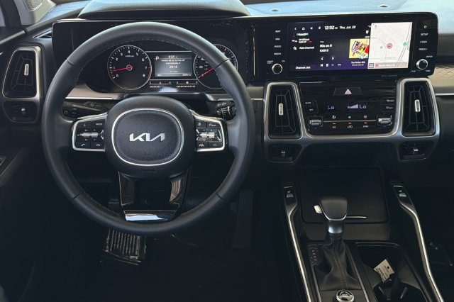 Used 2023 Kia Sorento S w/ Panoramic Sunroof Package FWD image 17