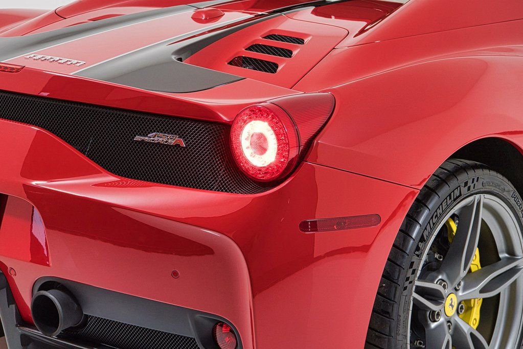 Used 2015 Ferrari 458 Speciale A image 35