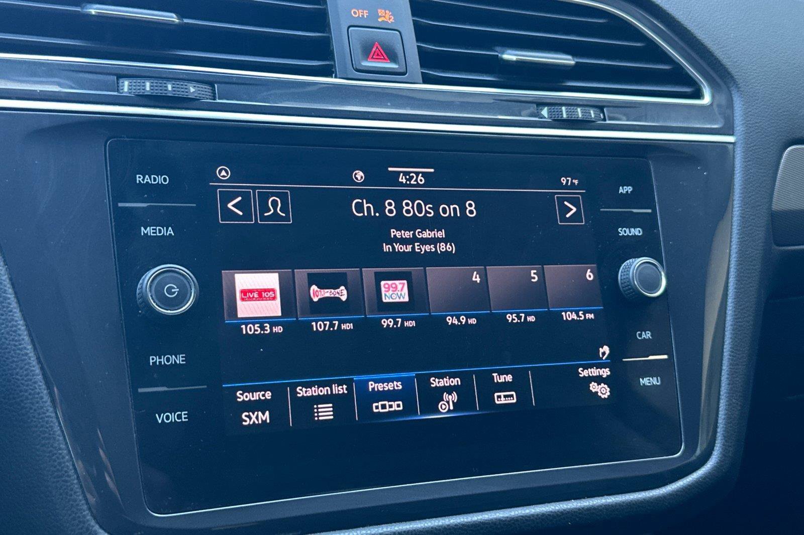 Certified 2023 Volkswagen Tiguan SE FWD image 19
