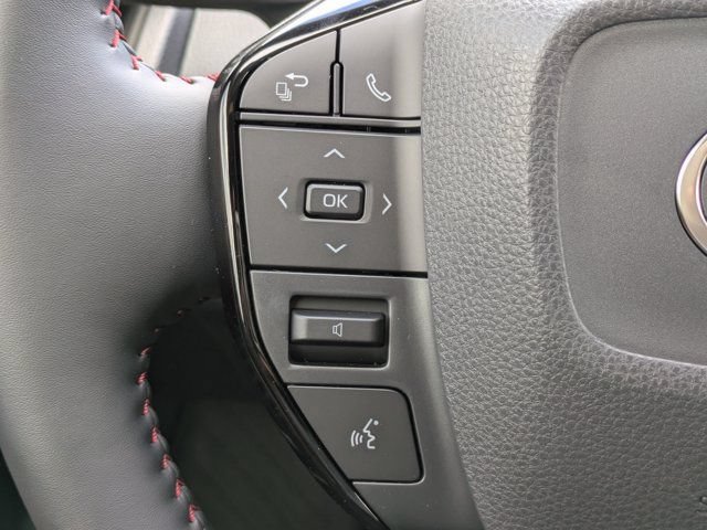 New 2025 Toyota Prius Plug-In Hybrid FWD image 29