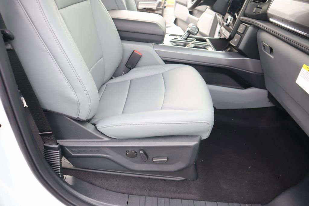 Used 2025 Ford F150 Lightning Flash image 14